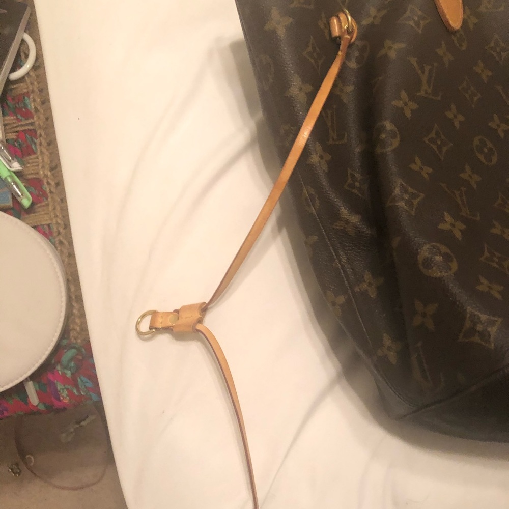 Louis Vuitton Neverfull MM - Picture 2 of 8
